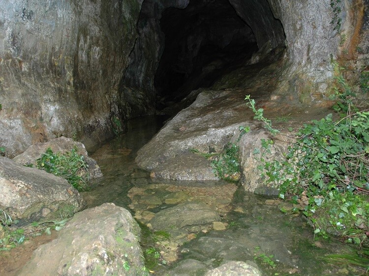 Grotte au Rouret