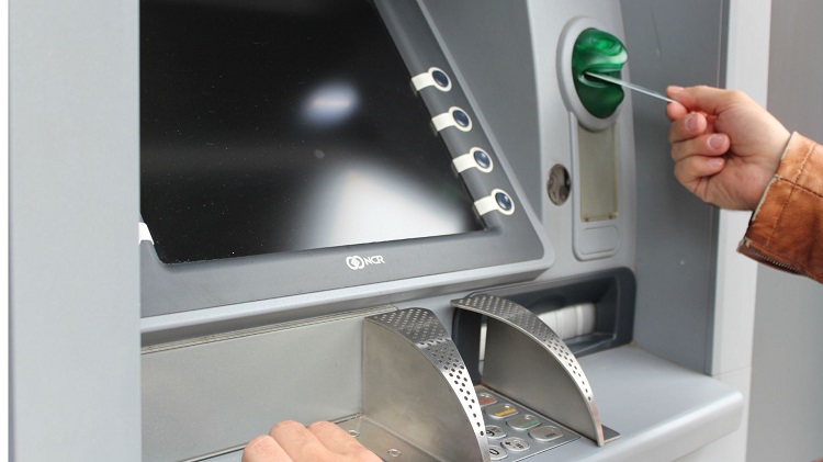 Distributeur de billet au Rouret